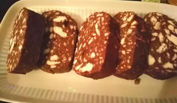Шоколадная колбаса из печенья