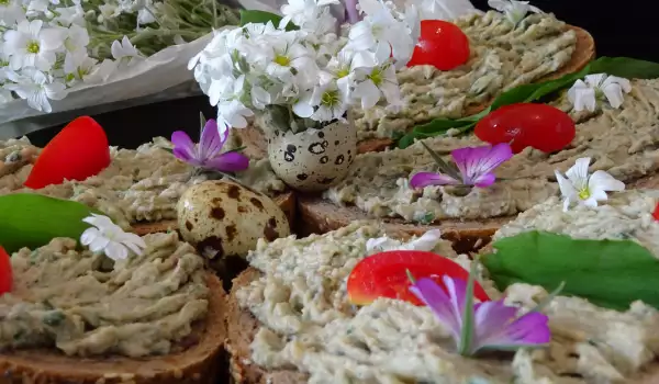 Аппетитная закуска с яйцами, черемшой и авокадо