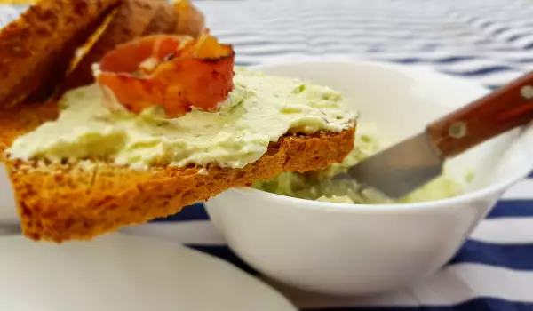 Закуска с брынзой, творогом и беконом