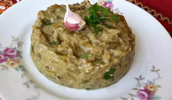 Жареная закуска из перца и баклажана