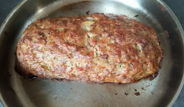 Рулет с мясным фаршем и картофелем