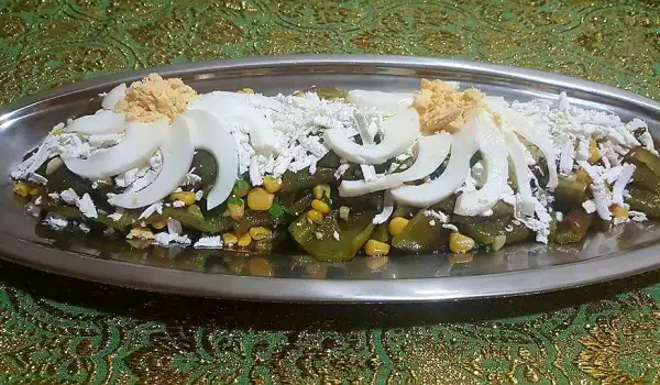 Салат из запеченных перцев и кукурузы