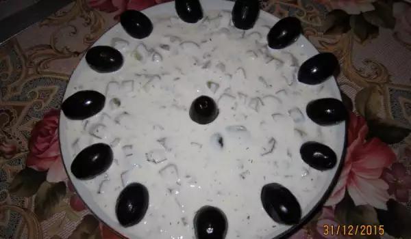Салат Снегурочка с оливками
