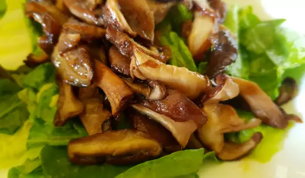 Салат с грибами шиитаке