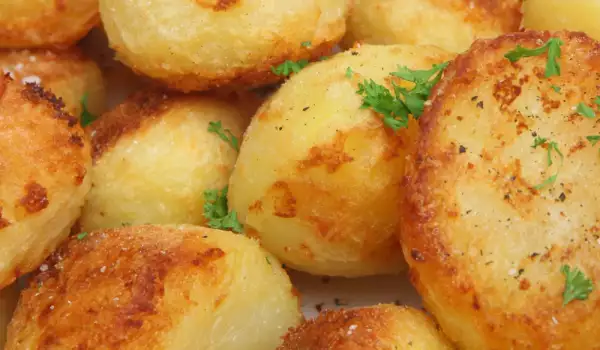Запеченная картошка в панировочных сухарях по-французски