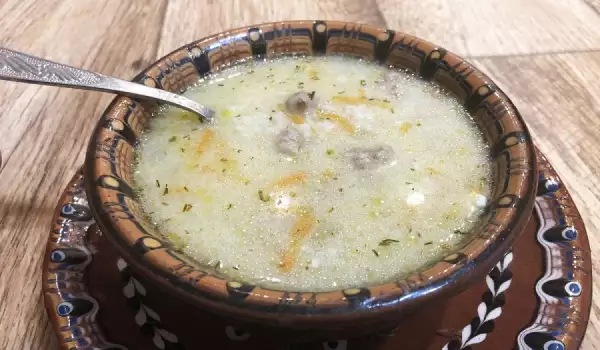 Классический деревенский суп с фрикадельками