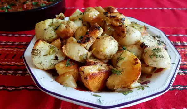Ароматный картофель по-деревенски