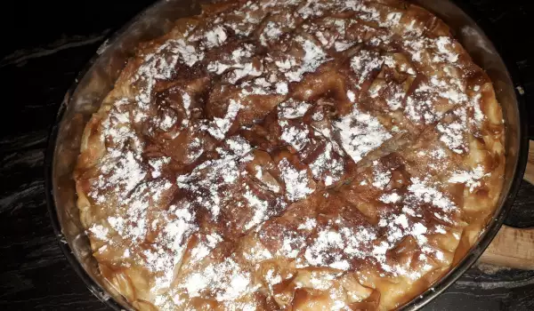 Сладкая баница с яичной начинкой