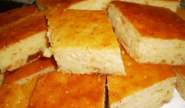 Простой пирог с домашним вареньем