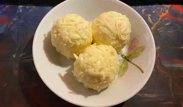 Закуска Снежки из брынзы