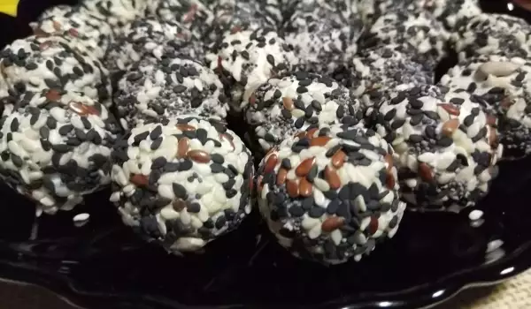 Соленые сырные канапе