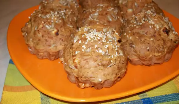 Соленые маффины с брынзой и семенами