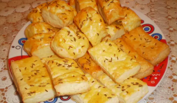Соленое печенье с брынзой по рецепту бабушки
