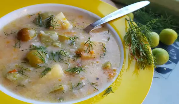 Суп из кабачков и алычи