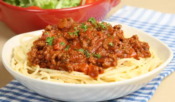 Спагетти Болоньезе с запеченным соусом
