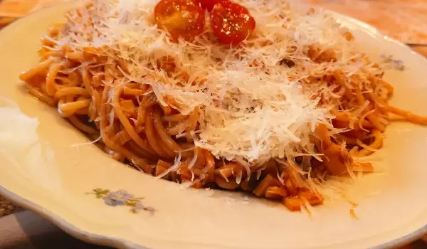 Легкие спагетти с крабовыми палочками