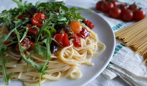 Спагетти с овощами на ужин