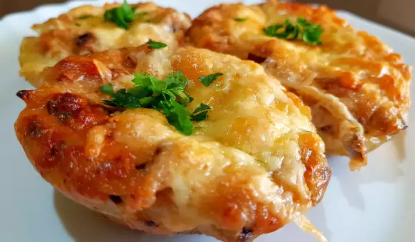 Картофель, фаршированный грибами и плавленым сыром
