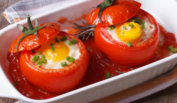 Фаршированные помидоры с яйцами и брынзой