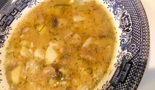 Суп из кабачков, картофеля и грибов