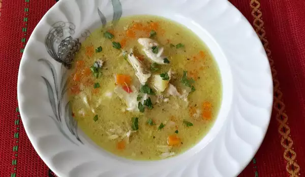 Домашний куриный суп с куркумой