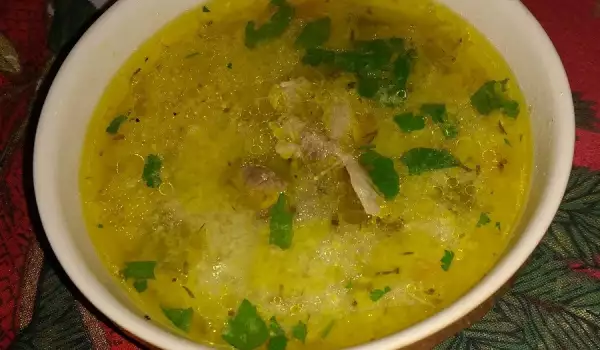 Суп из домашней курицы с вареной заправкой