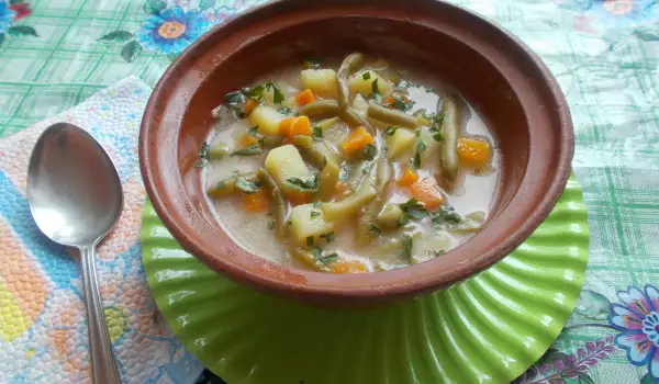 Суп со стручковой фасолью и картошкой