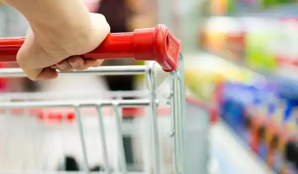 продукты в супермаркете