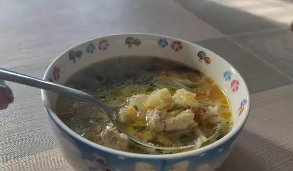 Деревенский суп со свининой