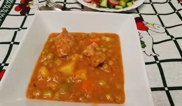 Свинина с горошком и картофелем