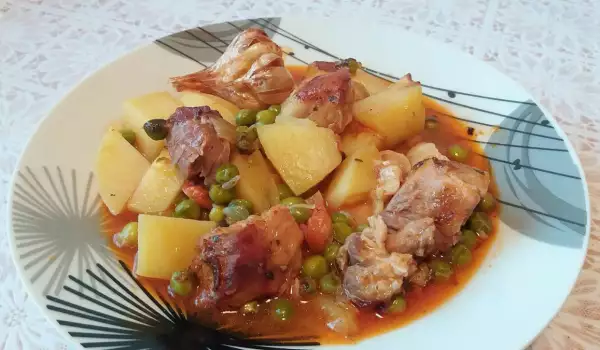 Свинина с картошкой и зеленым горошком в духовке