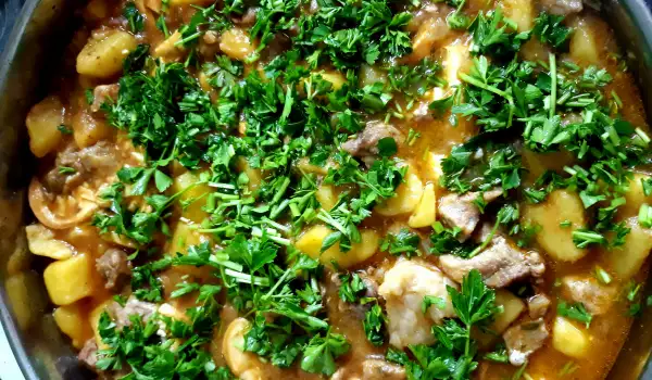 Свинина с картошкой и плавленым сырком в духовке