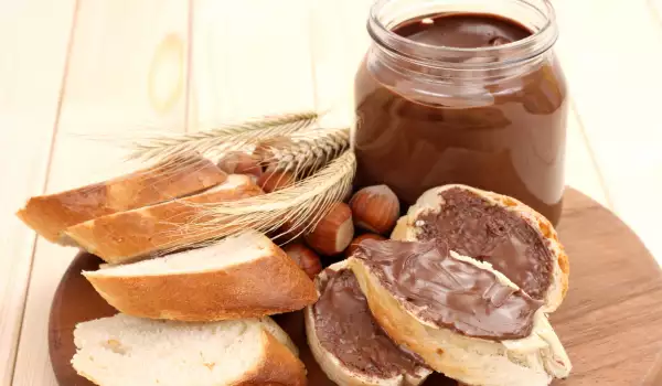 Домашняя шоколадная паста с лесными орехами