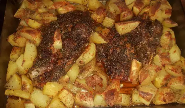 Тушеные телячьи стейки с картофелем в духовке