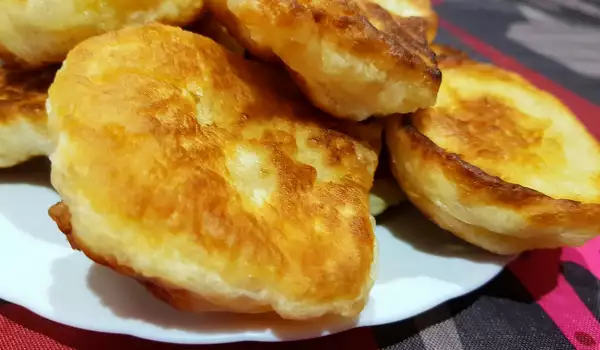 Тиганицы с молоком и дрожжами