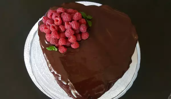 Двойной шоколадный торт с печеньем