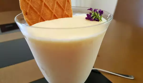 Ванильное мороженое с йогуртом