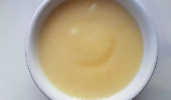 Сладкий ванильный соус к десертам