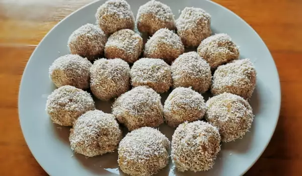 Веганские кокосовые конфеты Рафаэлло