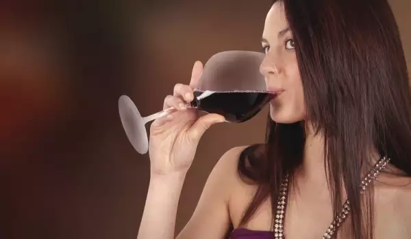 Повышает ли вино артериальное давление?