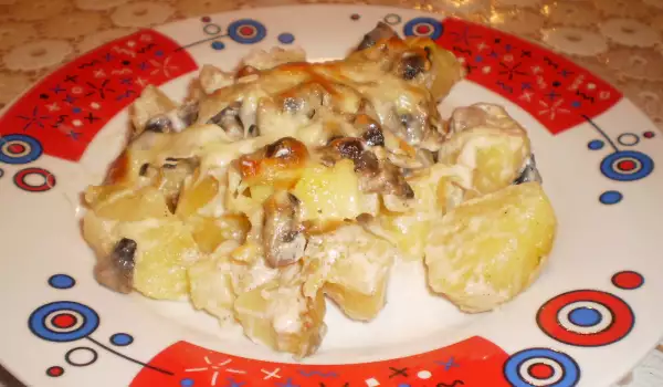 Запеканка с вареным картофелем и грибами