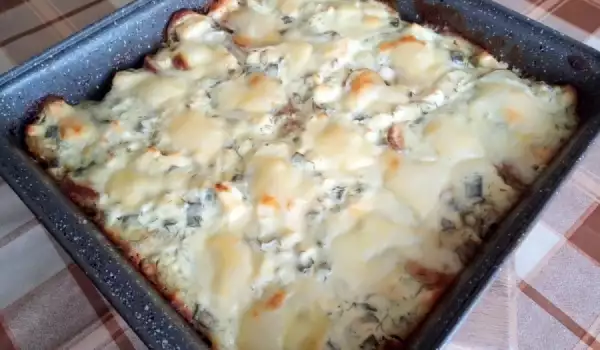 Запеканка с молодым картофелем и сметаной