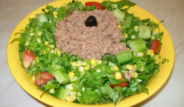 Простой салат с тунцом