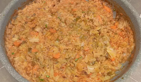 Капуста с рисом в духовке