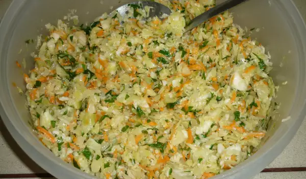 Капустный салат с морковью