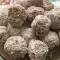 Конфеты из печенья с шоколадом, грецкими орехами и кокосом