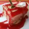 Торт из печенья с бананами и клубничным крахмалом