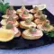 Брускетты со сливочным сыром и лососем