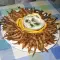 Жареная килька с чесночным соусом и лимоном