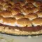 Пирог из безе с печеньем и кремом